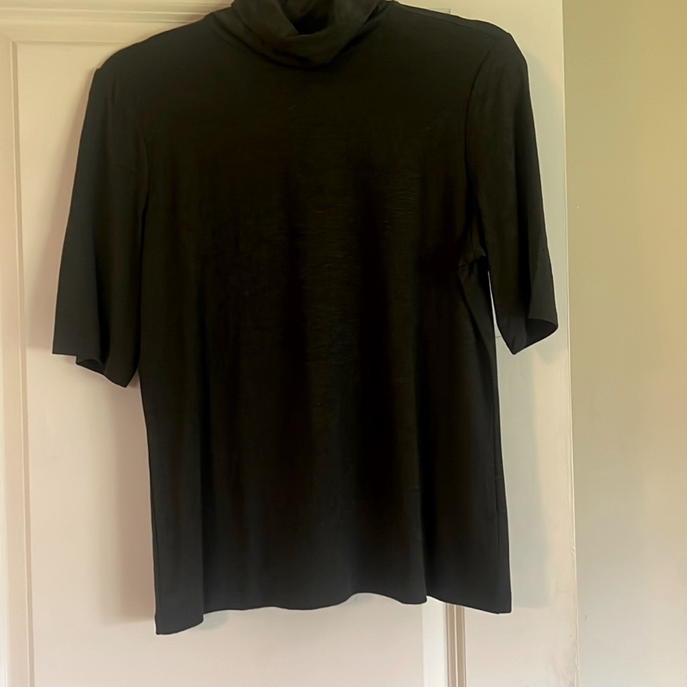 Gray short sleeve turtleneck